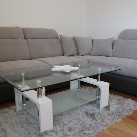Apartment Mario Подстрана Екстериор снимка
