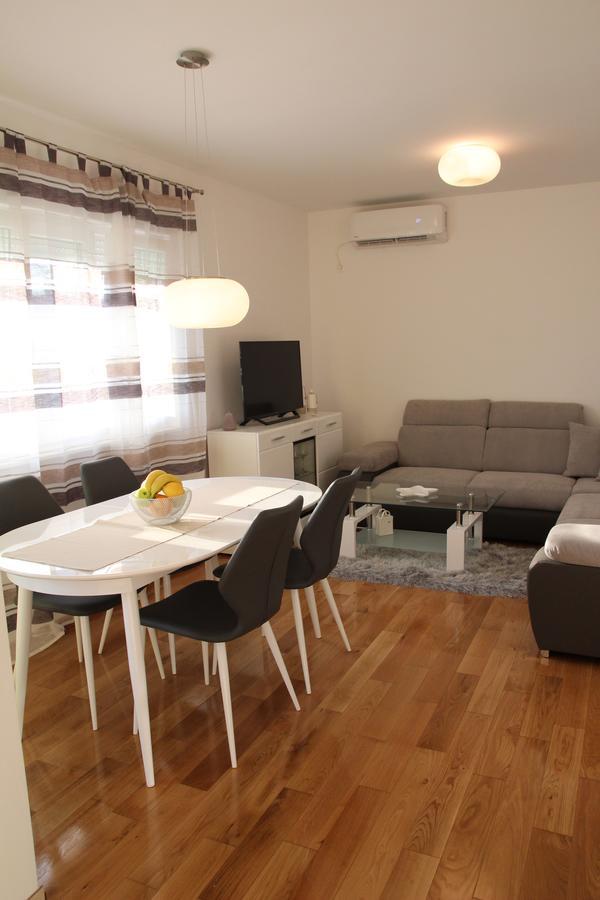 Apartment Mario Подстрана Екстериор снимка