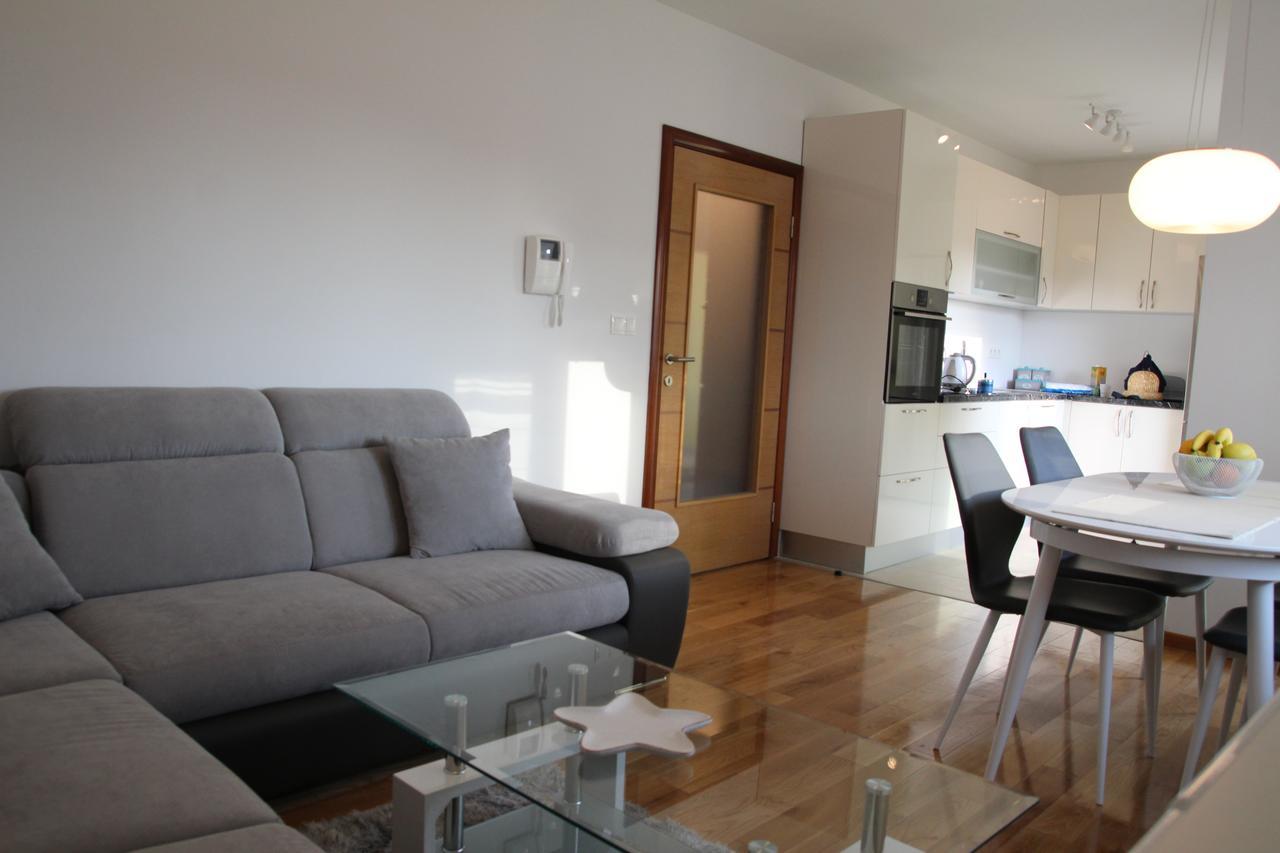 Apartment Mario Подстрана Екстериор снимка