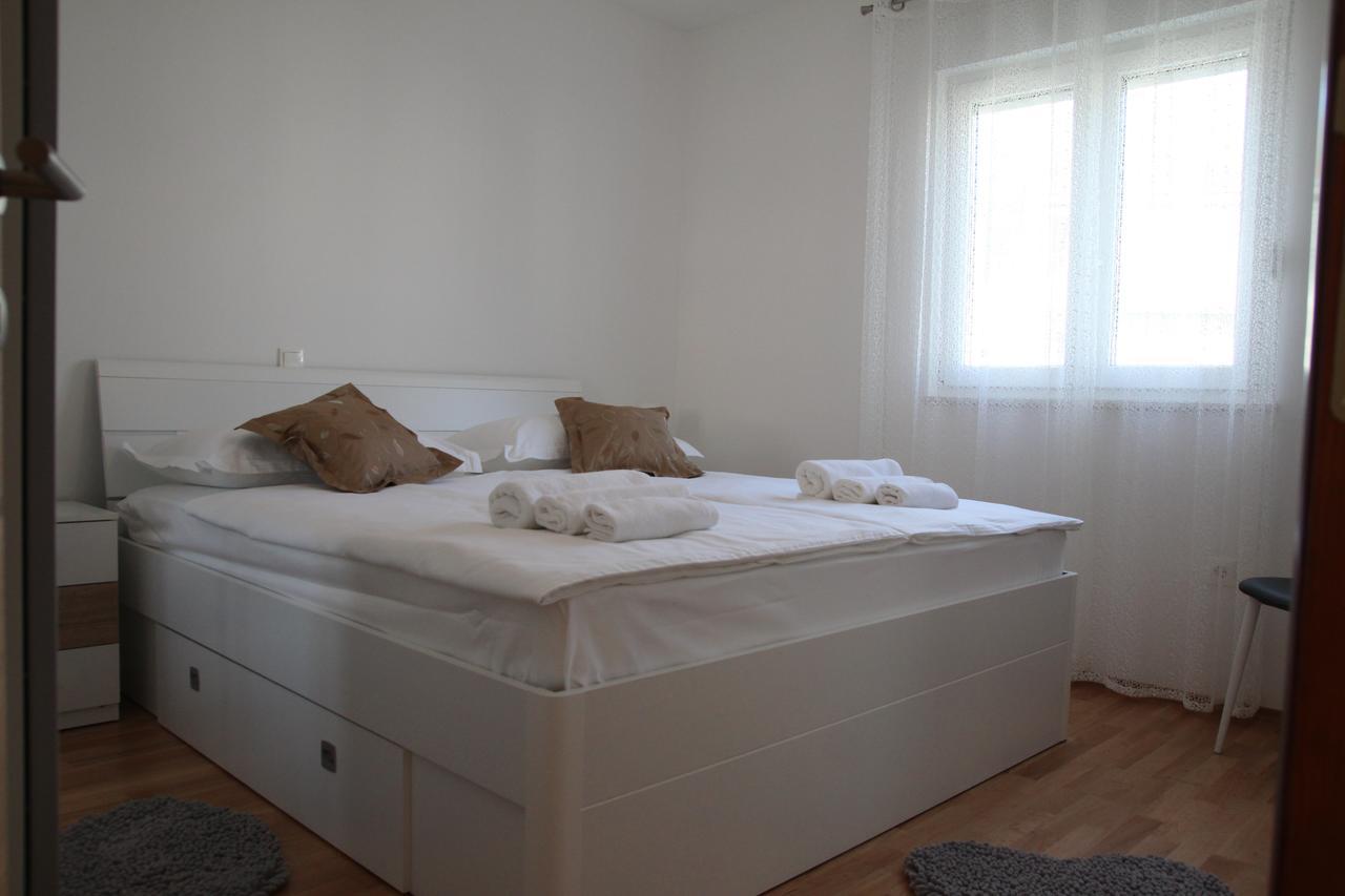 Apartment Mario Подстрана Екстериор снимка